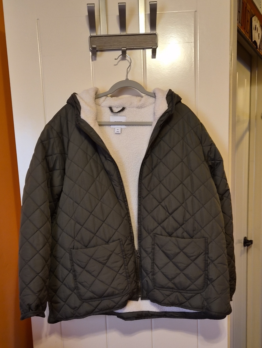 Old Navy Quilted Bomber Jacket in Olive with Cream Sherpa